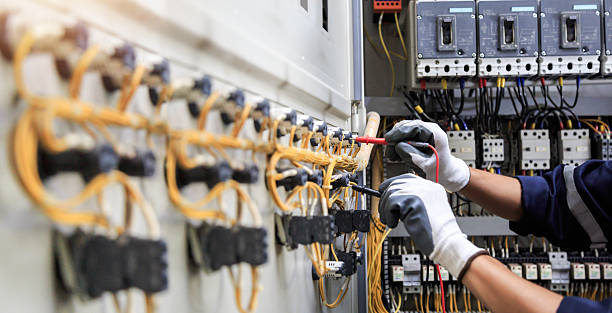 Professional Electrician technician working in Yorkville, IL